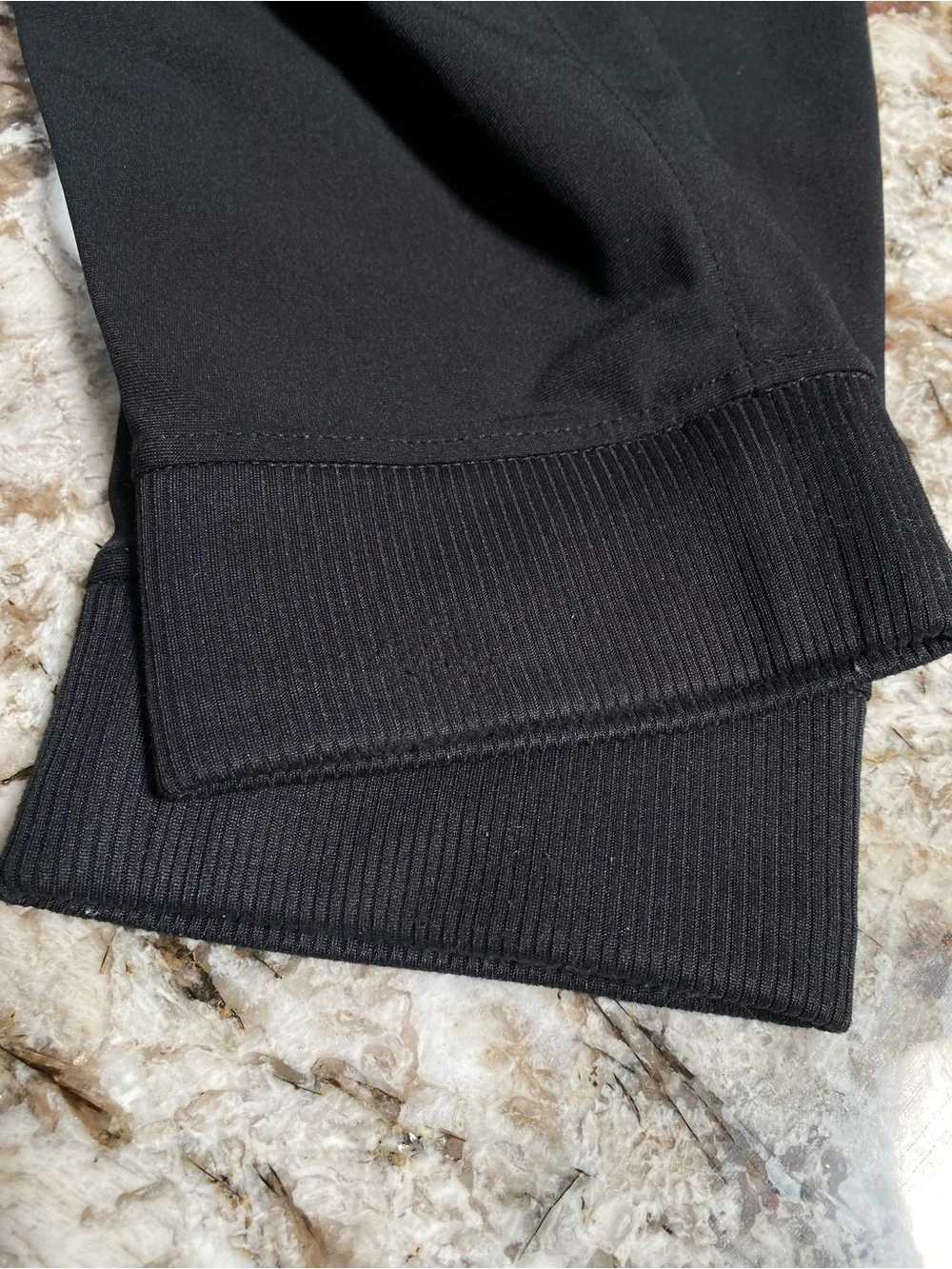 Vuori Men's Black Meta Joggers